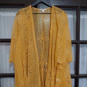 Francesca's Miami Carleigh Scalloped Lace Kimono M